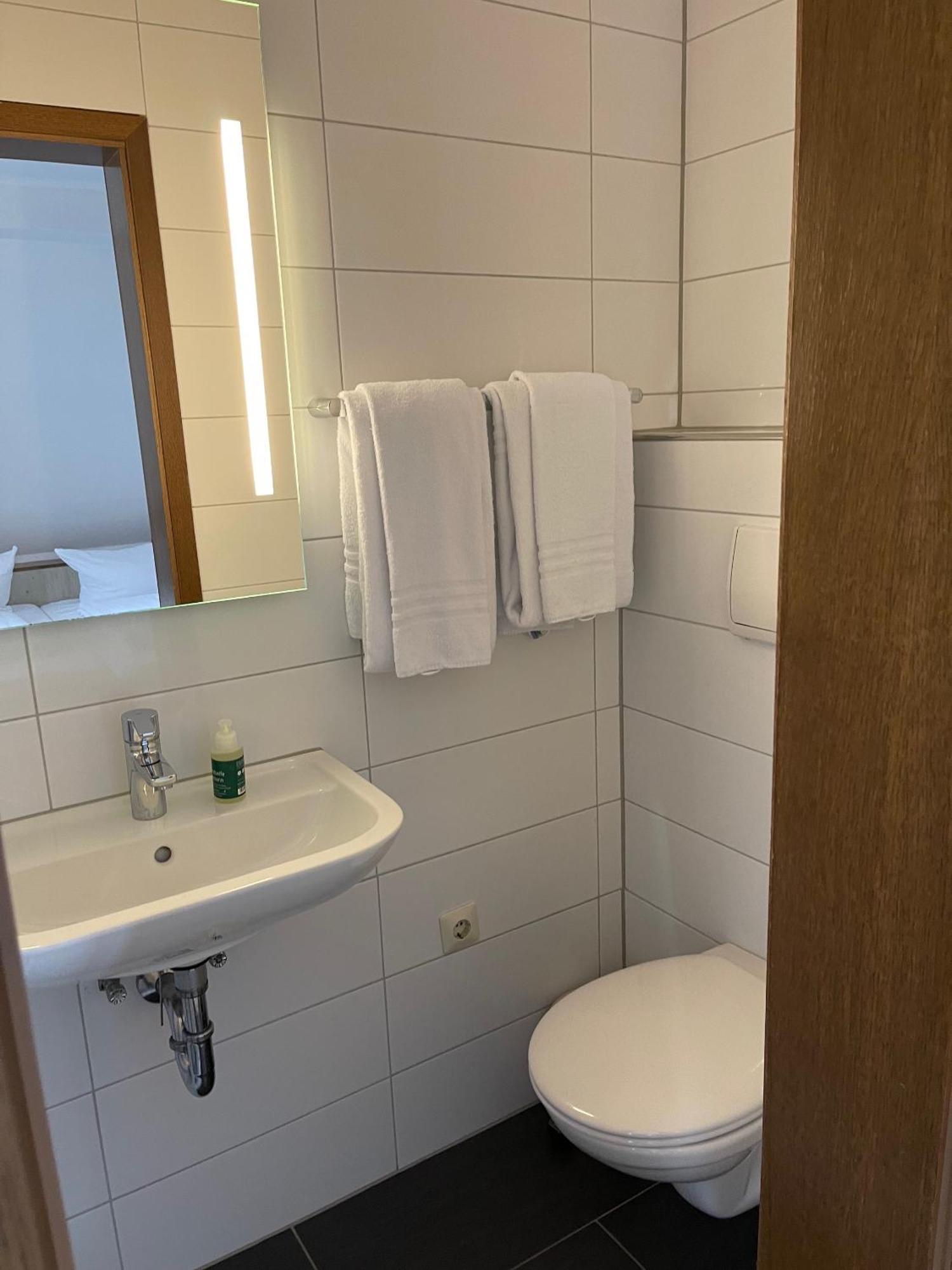 Landhotel Sickinger Hof Walldorf  Exteriör bild